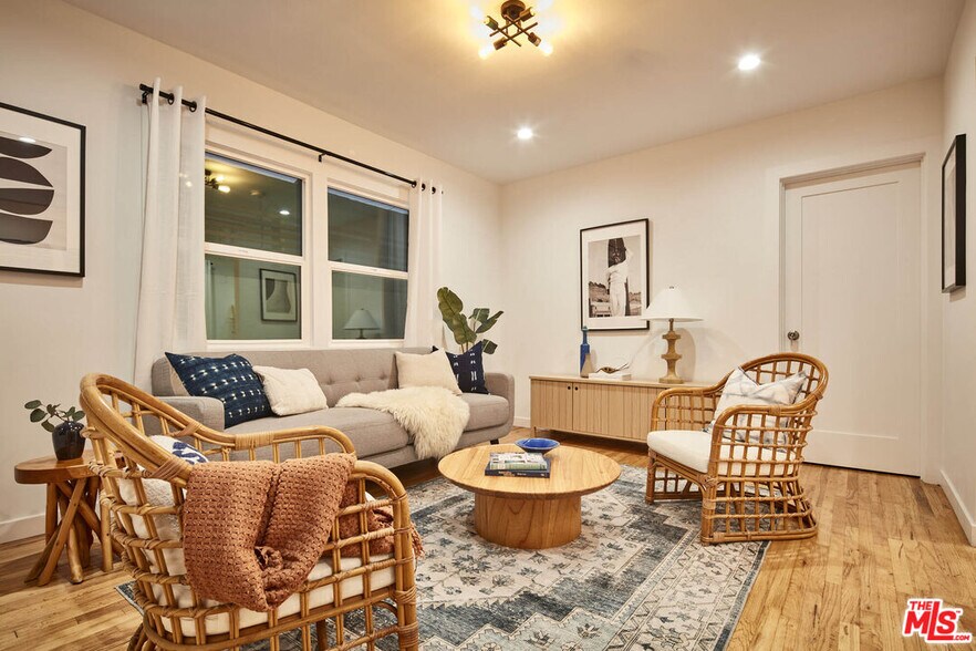 More Photos Of 2818 Abbot Kinney Blvd, Venice Apartments For Sale