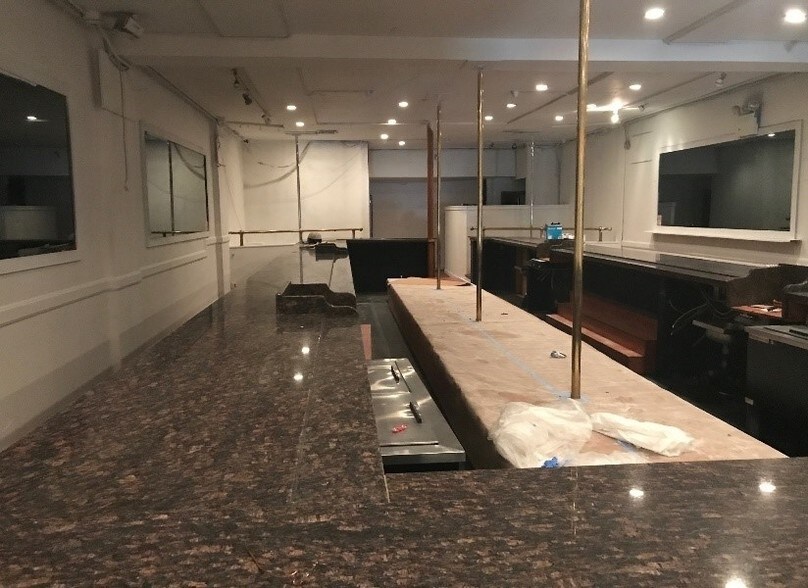 More Photos Of 28-26 Steinway St, Astoria Freestanding For Lease