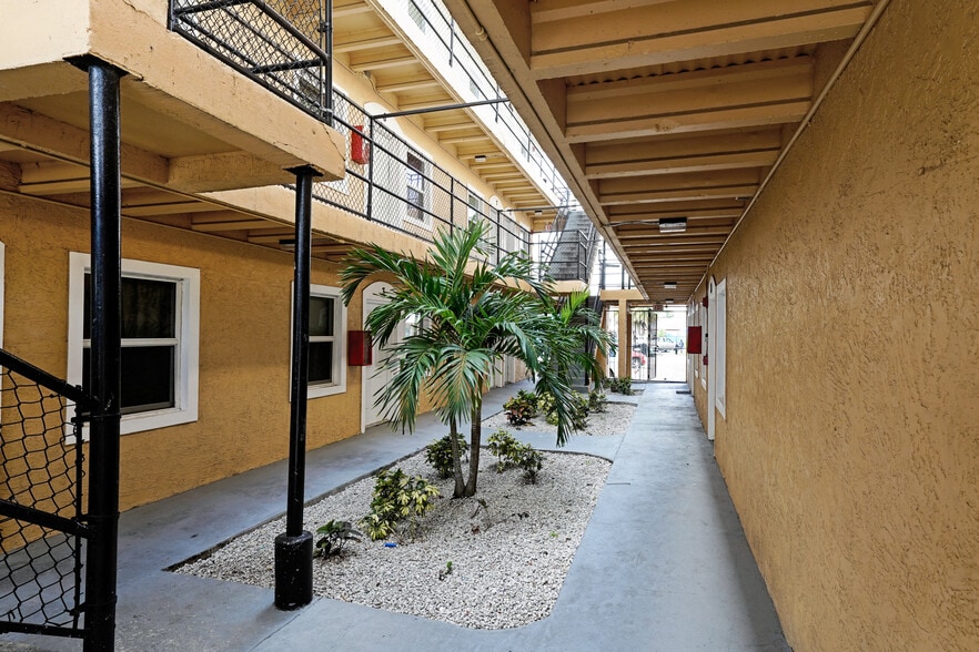 More Photos Of 733 Dr Martin Luther King Jr Blvd W, Belle Glade Apartments For Sale