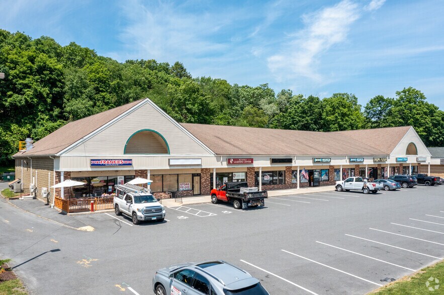 Primary Photo Of 270 Federal Rd, Brookfield Storefront For Lease
