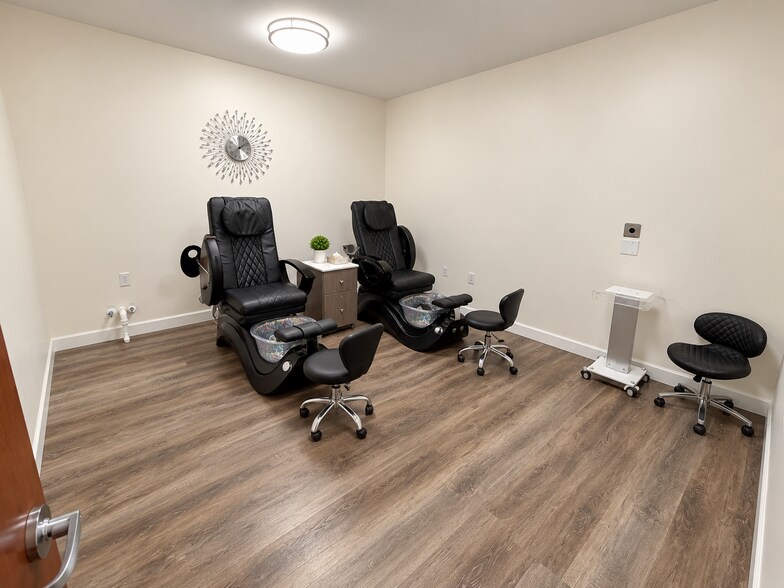More Photos Of 5816 Creedmoor Rd, Raleigh Medical For Lease