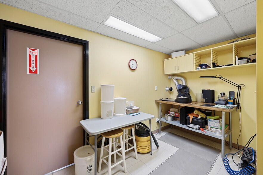 More Photos Of 4116 64 Av SE, Calgary Industrial For Sale