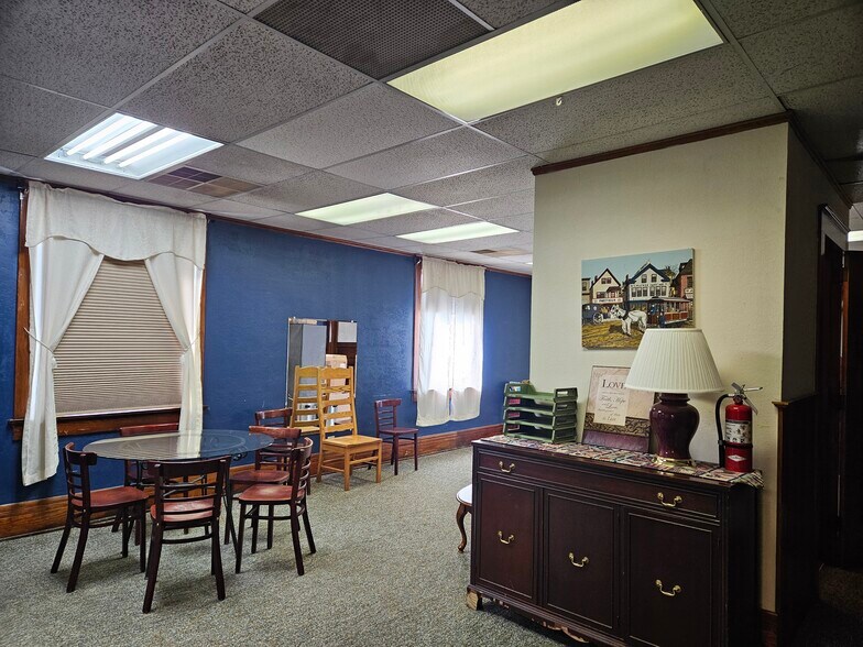 More Photos Of 231 E Railway St, Coleman Loft Creative Space For Lease