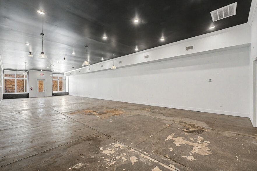 More Photos Of 117-119 W Bean St, Lincoln General Retail For Sale
