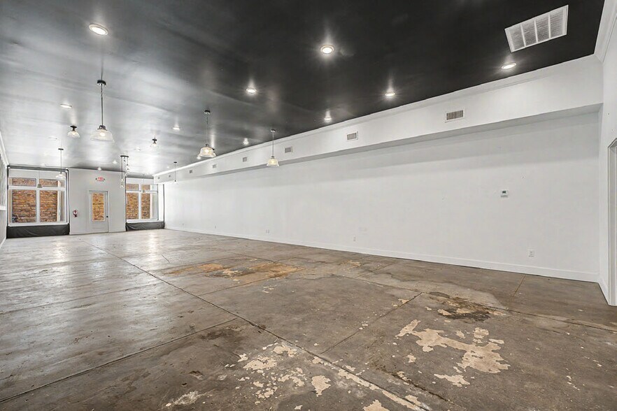 More Photos Of 117-119 W Bean St, Lincoln General Retail For Sale