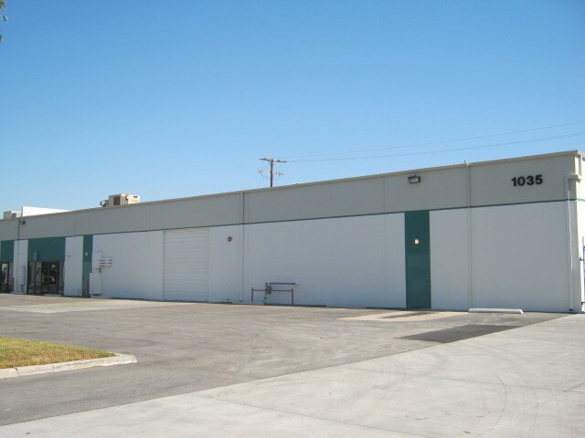 More Photos Of 1031-1035 S Linwood Ave, Santa Ana Warehouse For Lease