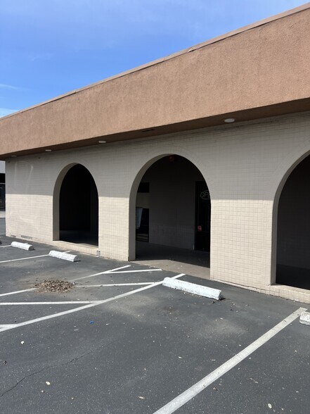 More Photos Of 4609 Auburn Blvd, Sacramento Flex For Lease