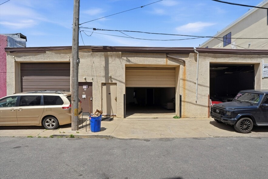 More Photos Of 1400-1414 S Darien St, Philadelphia Auto Repair For Sale