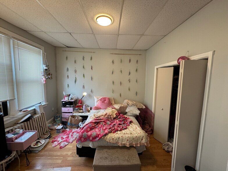 More Photos Of 1641 W Girard Ave, Philadelphia Office Residential For Sale