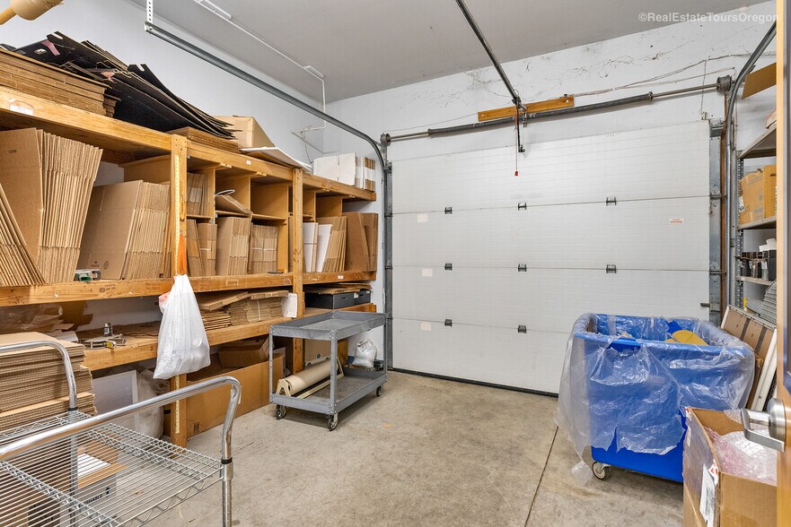 More Photos Of 2221 Yew St, Forest Grove Manufacturing For Sale