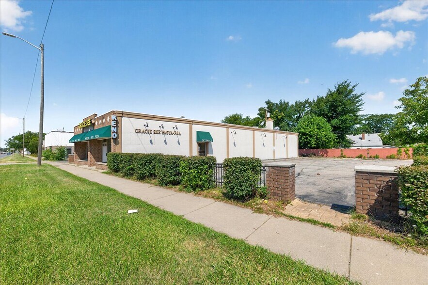 More Photos Of 26734 Michigan Ave, Inkster Freestanding For Sale