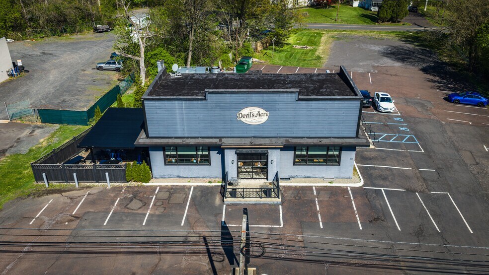 More Photos Of 5691 Easton Rd, Pipersville Restaurant For Sale