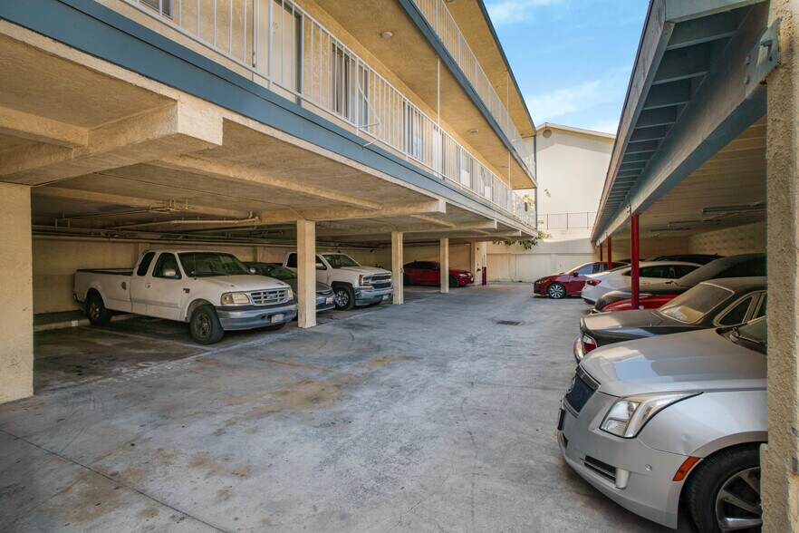 More Photos Of 14037 Cerise Ave, Hawthorne Apartments For Sale