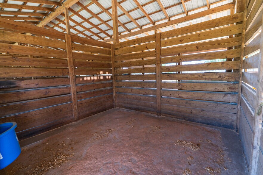 More Photos Of 12219 SW 26th St, Ocala Horse Stables For Sale