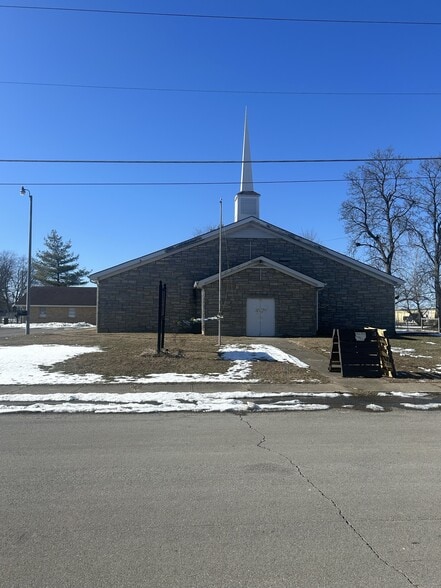 More Photos Of 404 S West St, Greenfield Religious Facility For Sale