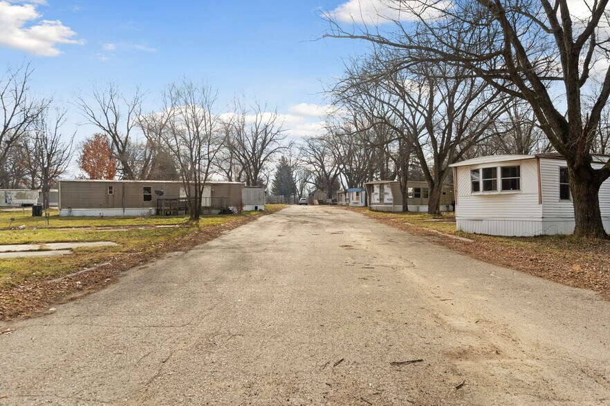 More Photos Of 1806 E Webster Rd, Flint Manufactured Housing Mobile Home Park For Sale