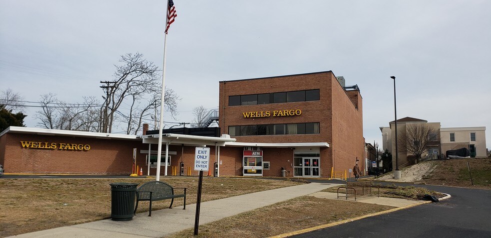 Primary Photo Of 40 Main St, Toms River Freestanding For Lease
