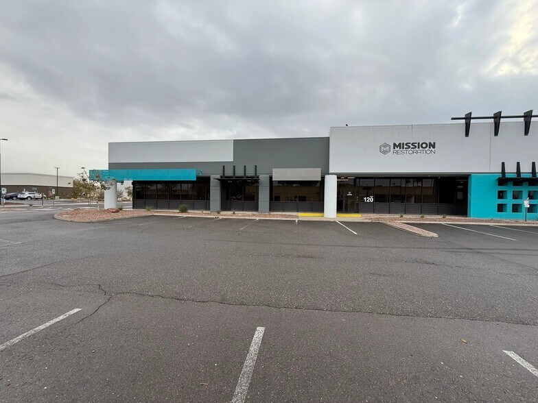 More Photos Of 1465 N Hayden Rd, Scottsdale Research And Development For Lease