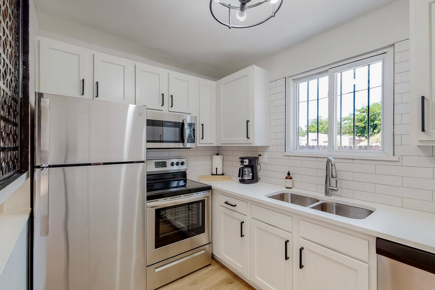 More Photos Of 1309 Virginia St NE, Albuquerque Apartments For Sale