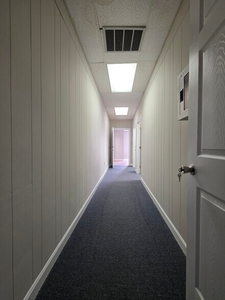 More Photos Of 404 St Andrews Dr, Greenville Office For Lease