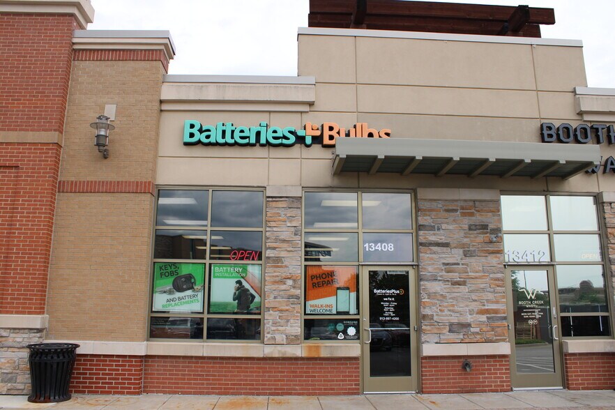 More Photos Of 13366-13386 Metcalf Ave, Overland Park General Retail For Lease