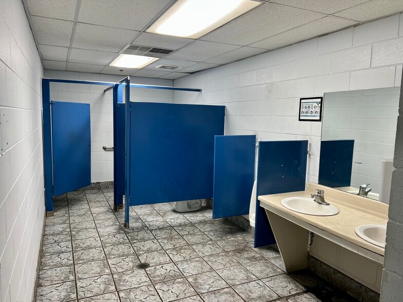 More Photos Of 827 Moll Dr, Boyne City Manufacturing For Lease