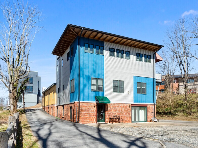 Primary Photo Of 8 Magnolia Ave, Asheville Office For Lease