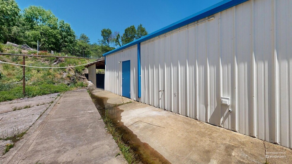 More Photos Of 1005 E Grand Ave, Hot Springs Unknown For Lease