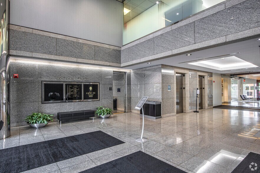 More Photos Of 44 Canal Center Plz, Alexandria Office For Lease