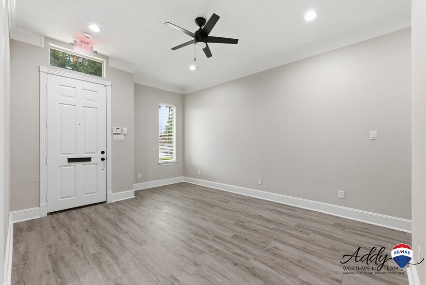 More Photos Of 11601 Spring Cypress Rd, Tomball Medical For Sale