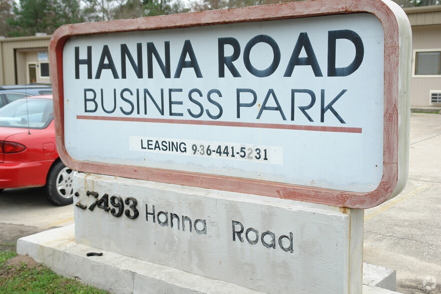 More Photos Of 27493 Hanna Rd, Conroe Warehouse For Lease