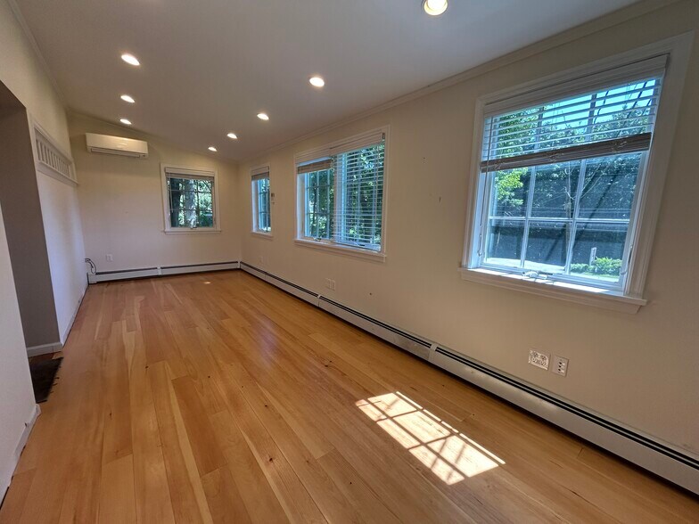 More Photos Of 489 Danbury Rd, Wilton Office Residential For Lease