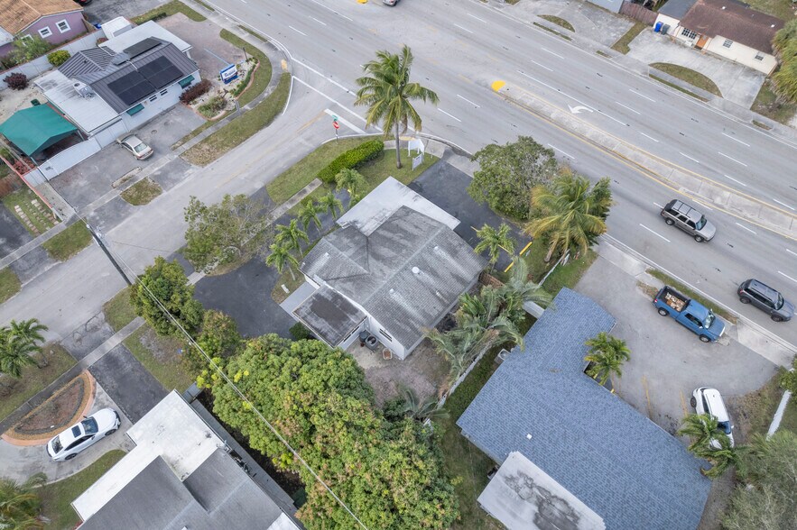 More Photos Of 5820 Sheridan St, Hollywood Office For Sale