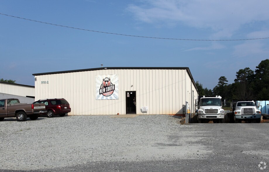 More Photos Of 9050 W Market St, Colfax Warehouse For Lease
