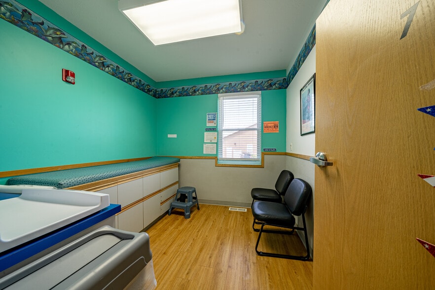 More Photos Of 353 Island Cottage Rd, Rochester Medical For Sale