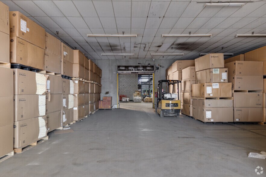 More Photos Of 260 S Hibbert St, Mesa Warehouse For Lease