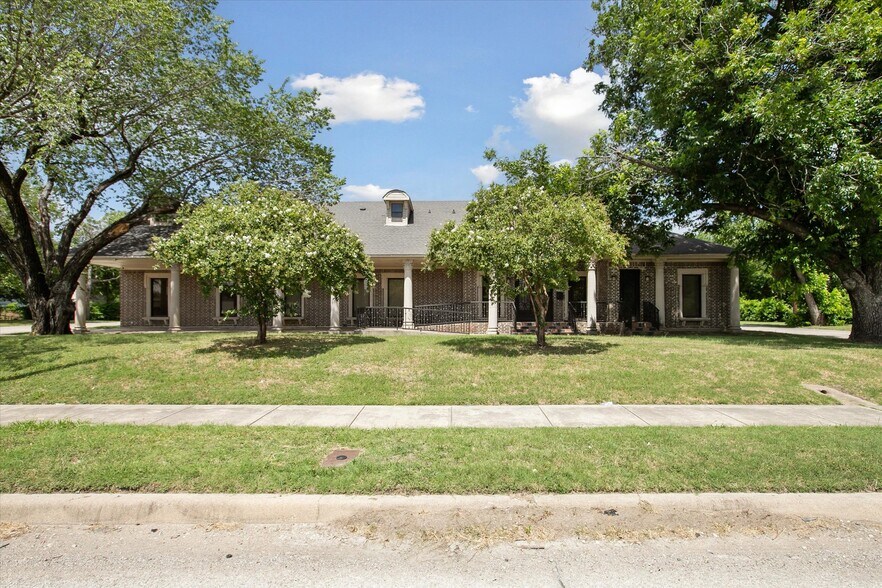More Photos Of 3403 N Beach St, Fort Worth Medical For Lease