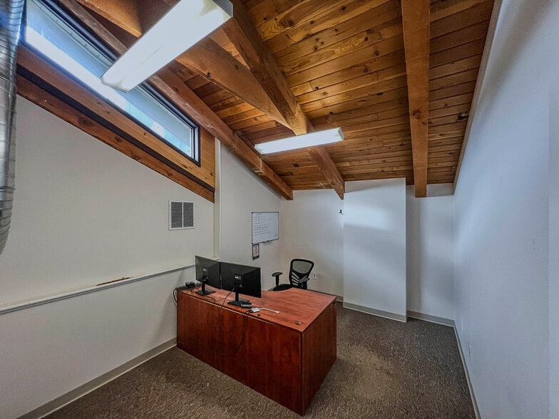 More Photos Of 12565 County Road 2, Brighton Flex For Lease