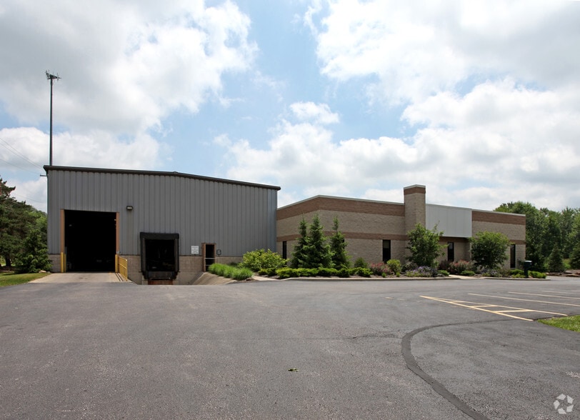 More Photos Of 16959 Munn Rd, Chagrin Falls Warehouse For Sale