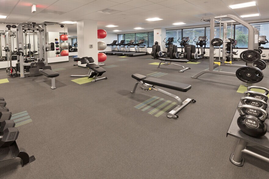 More Photos Of 8201 Greensboro Dr, McLean Office For Lease