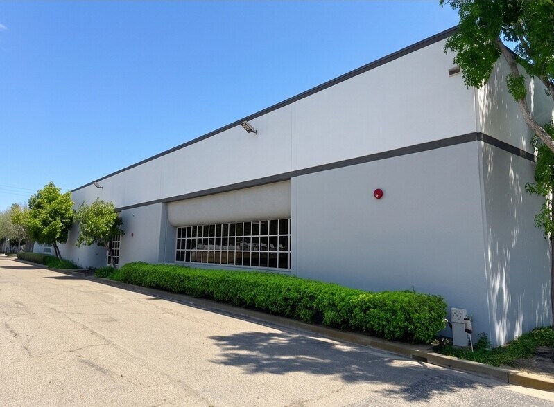 More Photos Of 1700 Emerson Ave, Oxnard Manufacturing For Sale
