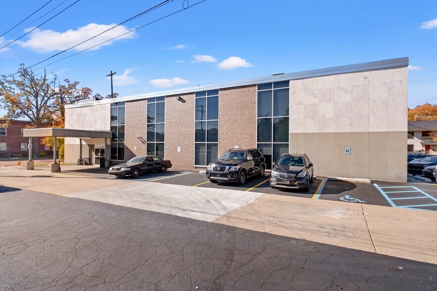 More Photos Of 801 Cherry St SE, Grand Rapids Medical For Sale