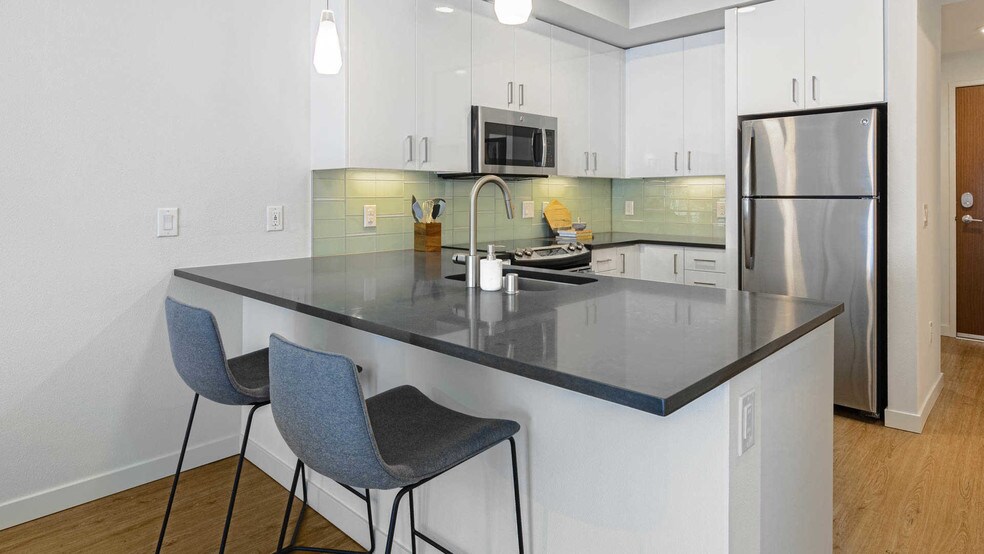 More Photos Of 221 Minor Ave N, Seattle Apartments For Lease