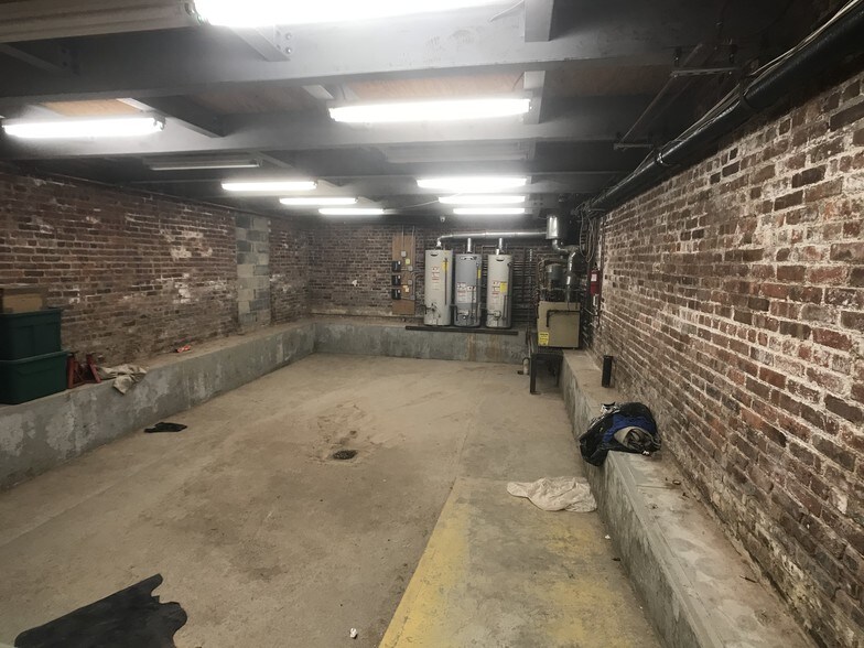 More Photos Of 440 13th St, Brooklyn Flex For Lease