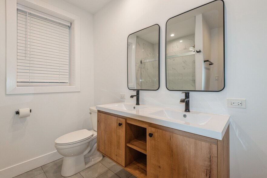 More Photos Of 1535 W Estes Ave, Chicago Multifamily For Sale