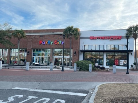 More Photos Of 8108 Abercorn St, Savannah Unknown For Lease