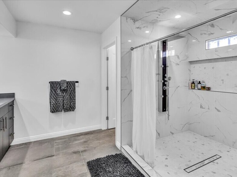 More Photos Of 535 S Warm Sands Dr, Palm Springs Hotel For Sale