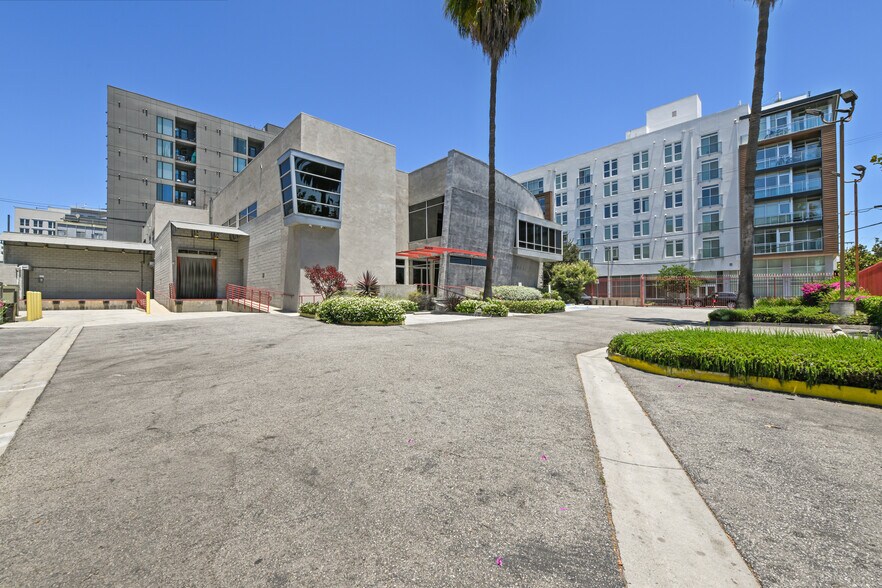 More Photos Of 6735 Selma Ave, Hollywood Loft Creative Space For Lease