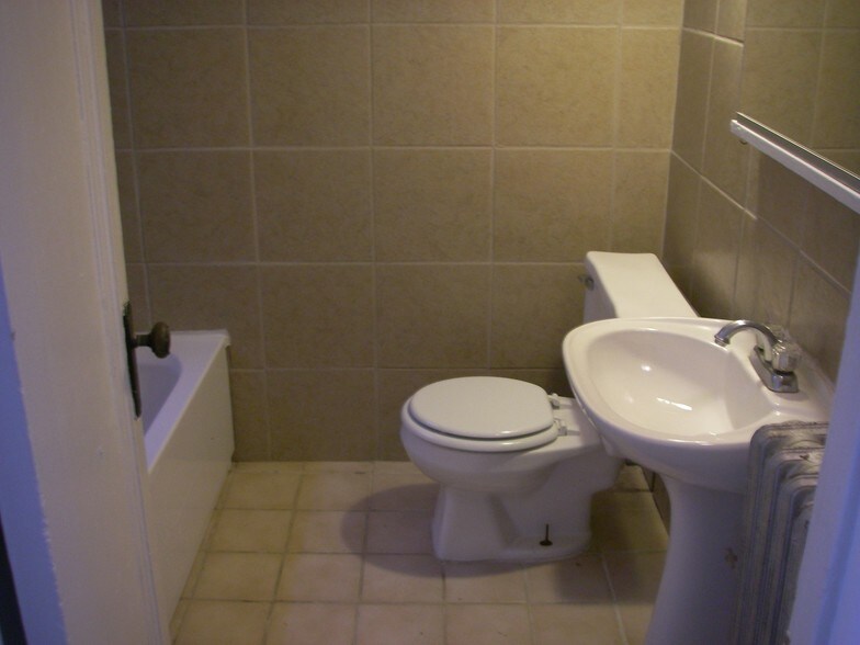 More Photos Of 7369-7379 N Damen Ave, Chicago Apartments For Sale