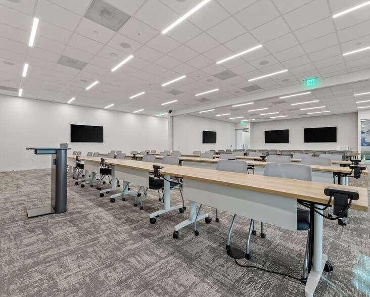 More Photos Of 3250 Briarpark Dr, Houston Office For Lease